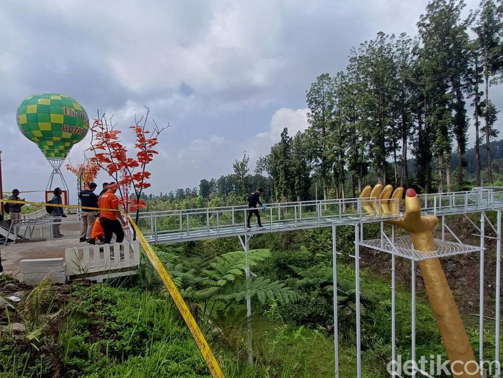 Terungkapnya Jembatan The Geong Limpakuwus Ternyata Pakai Kaca Bekas